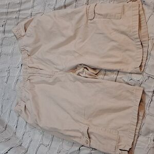 Classic Elements woman khaki shorts